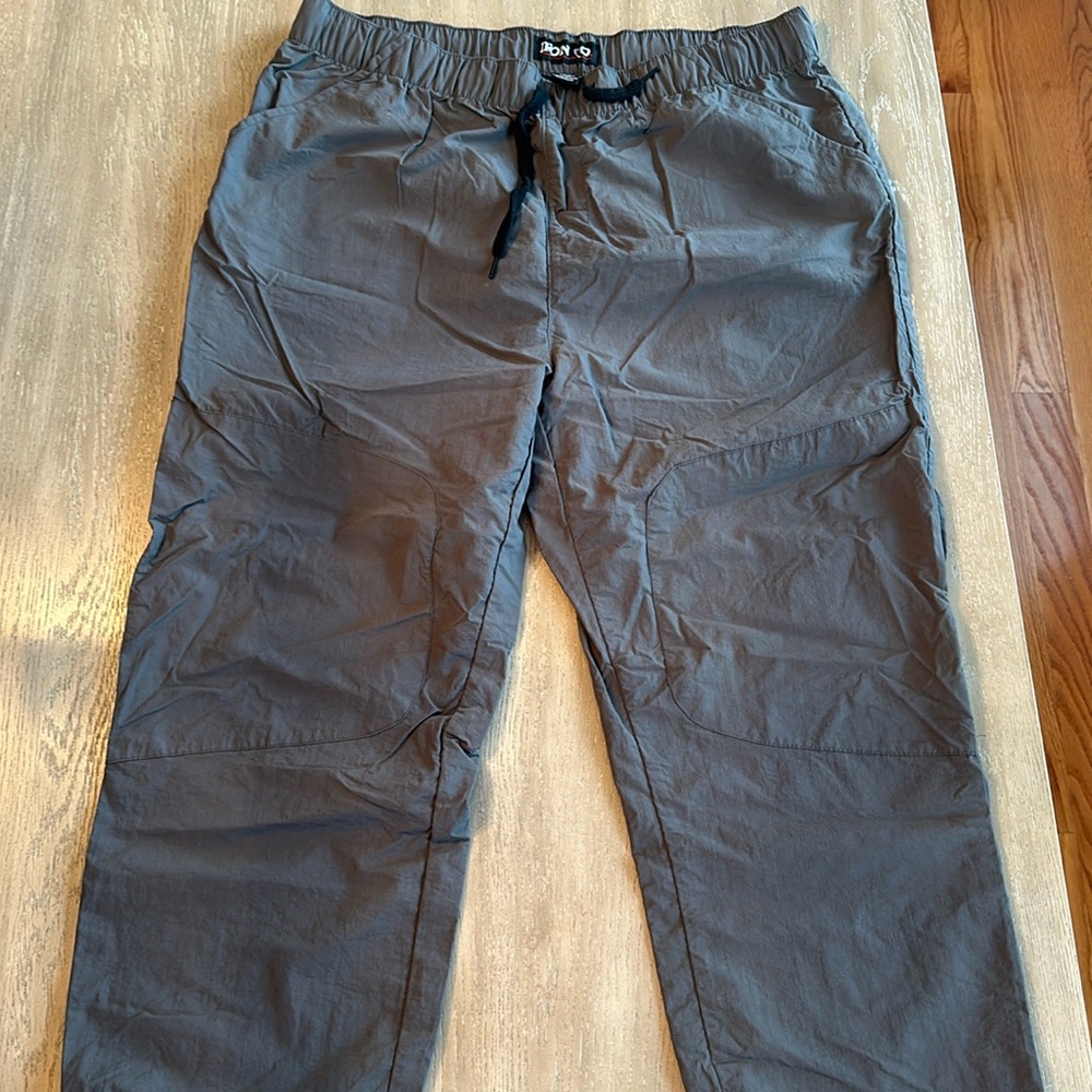 Iron Co men’s pants size xl (38) brand new without tags  athletic pants